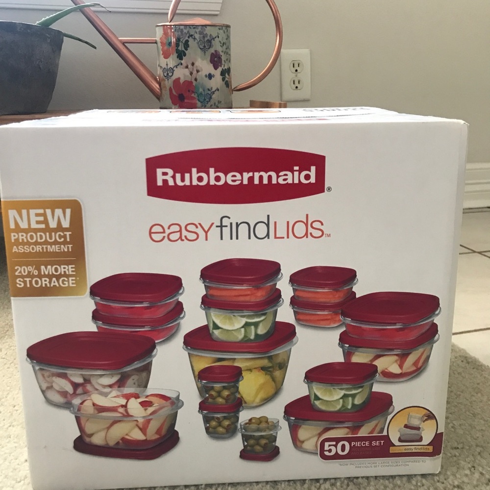 BRAND NEW/ NEVER OPENED Rubbermaid 50 Piece Set